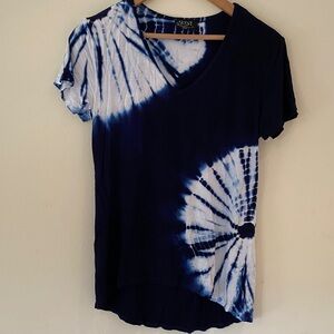Tryst navy white tie dye v-neck short sleeve tee Sz S